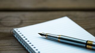 頭の中のぐるぐるが止まらない夜に。1日10分の「書く瞑想」ジャーナリング